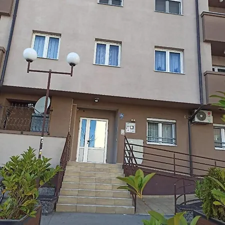 Apartment Stan Na Dan , Centar Bijeljine Kruzni Tok Garulja Bijeljina