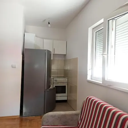 Apartment Stan Na Dan , Centar Bijeljine Kruzni Tok Garulja *