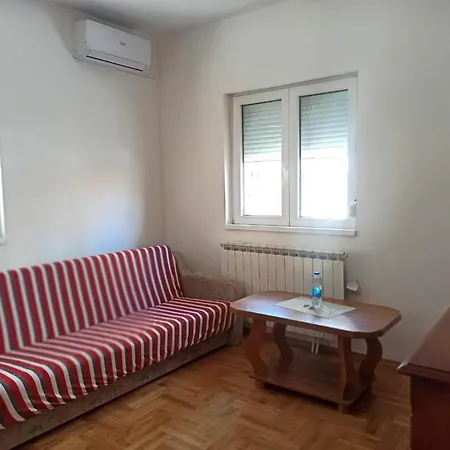 Apartment Stan Na Dan , Centar Bijeljine Kruzni Tok Garulja *